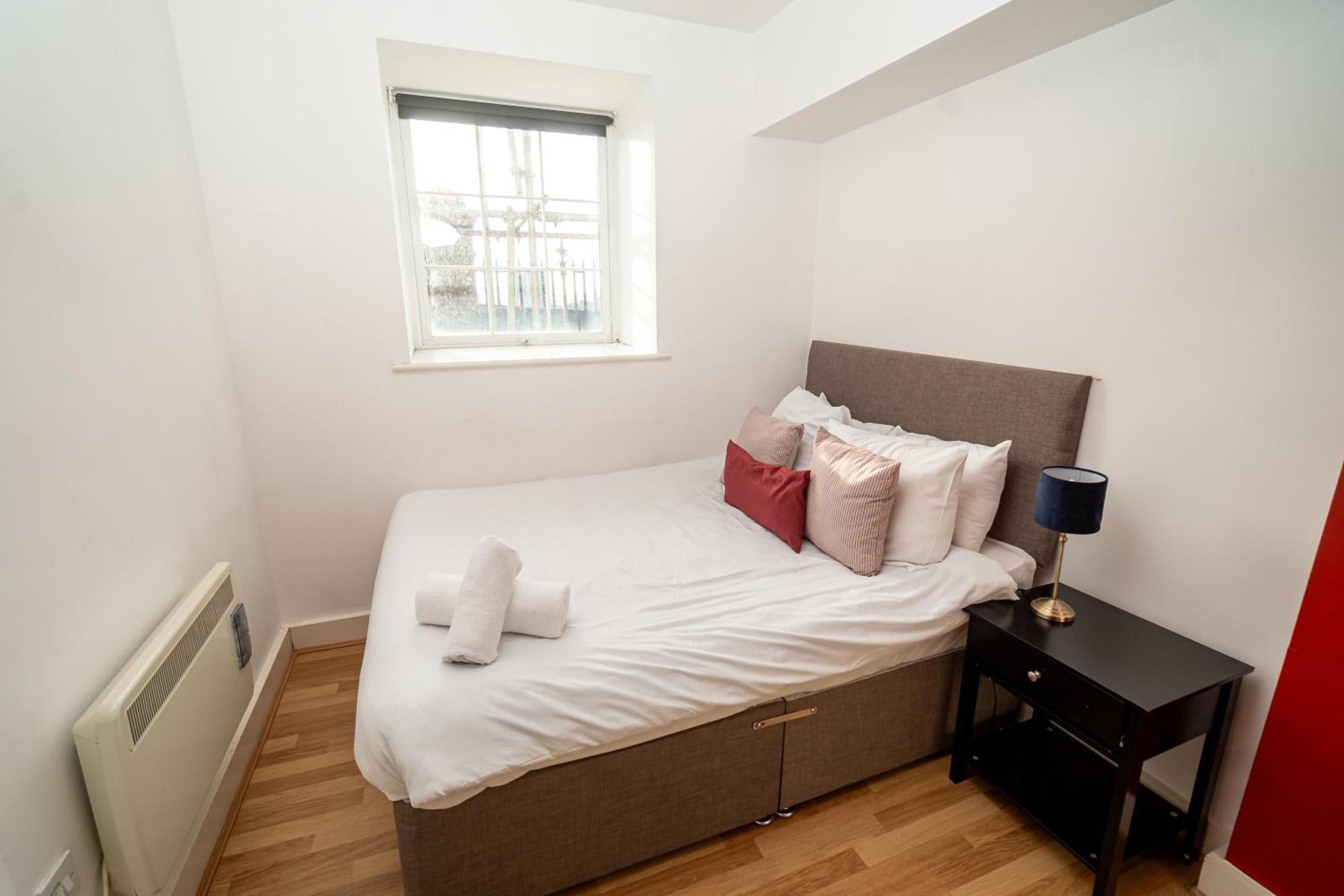 סוואנסי Cozy And Modern 2-Bed Apartment מראה חיצוני תמונה